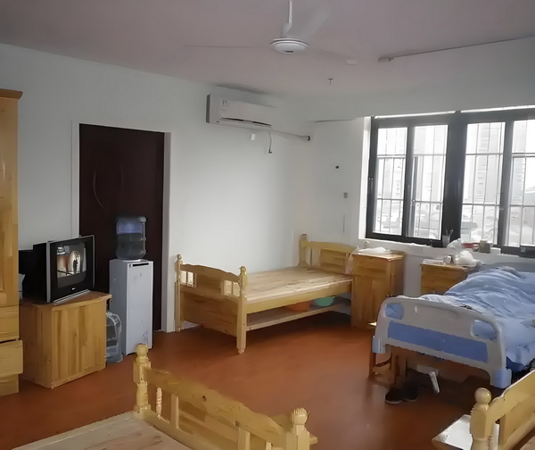 细节藏不住爱！白敬亭晒家意外暴露恋情？